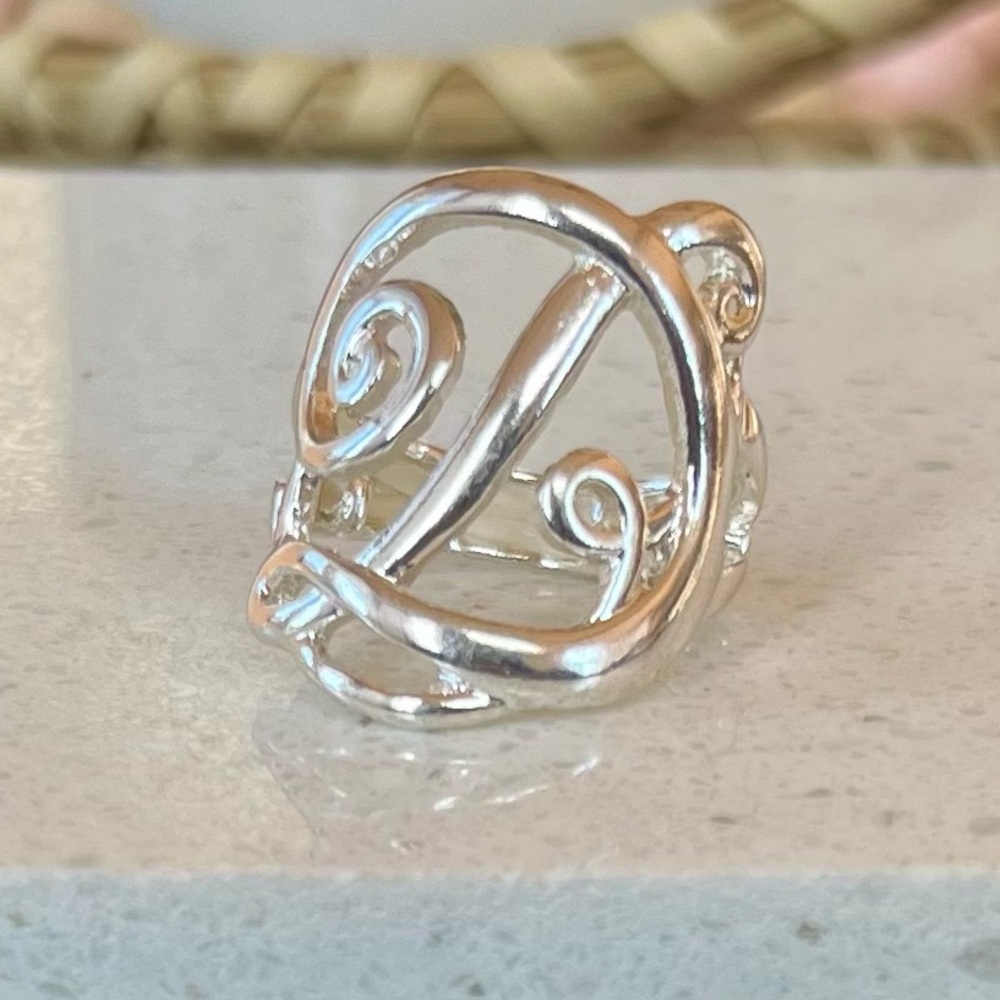 Elegant Stretch Monogram Ring - D